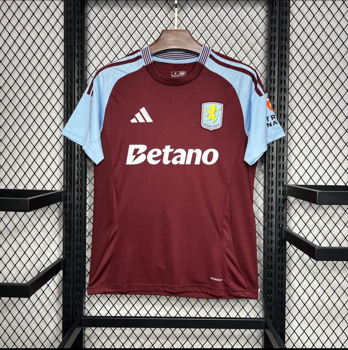 Aston Villa 2025 domicile