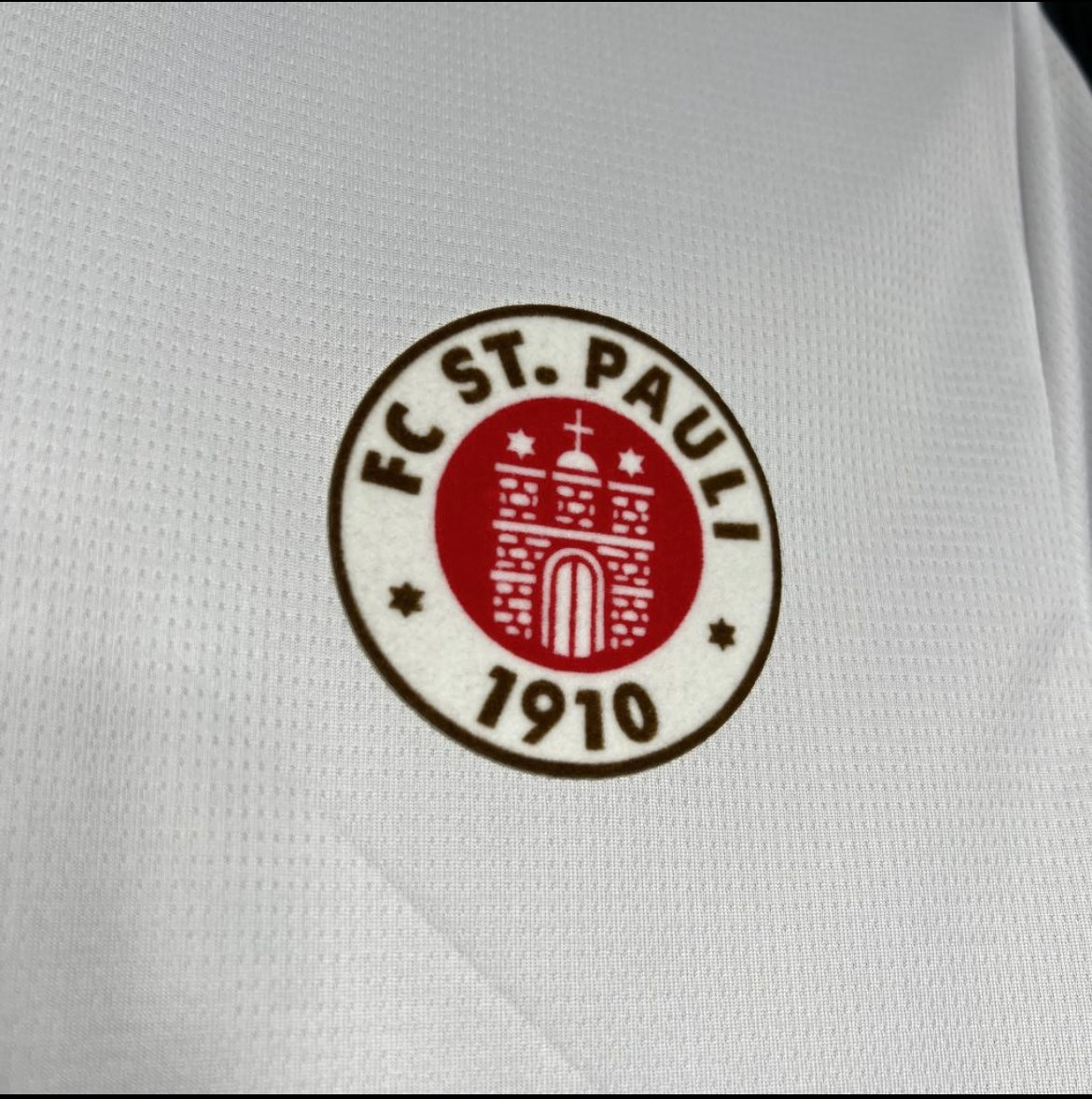 St. Pauli 2025 extérieur