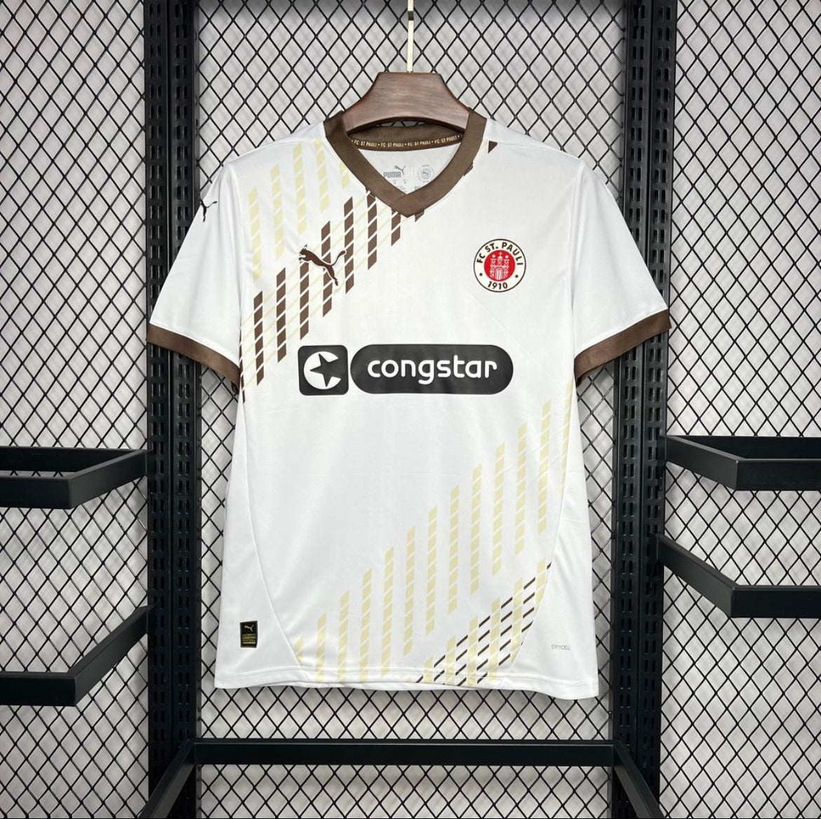 St. Pauli 2025 extérieur